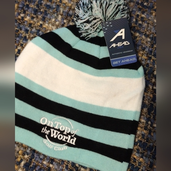 ✨NWT✨ On Top of the World Golf Club winter hat - Picture 2 of 3